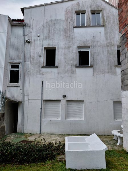 Foto 8125e9ac-fb18-4334-9535-70a76851231b. Edifici a Grove (O)