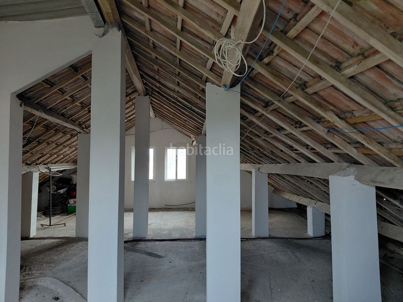 Foto dfec4a25-e84c-4a72-a3a7-5abe08c519df. Edifici a Grove (O)