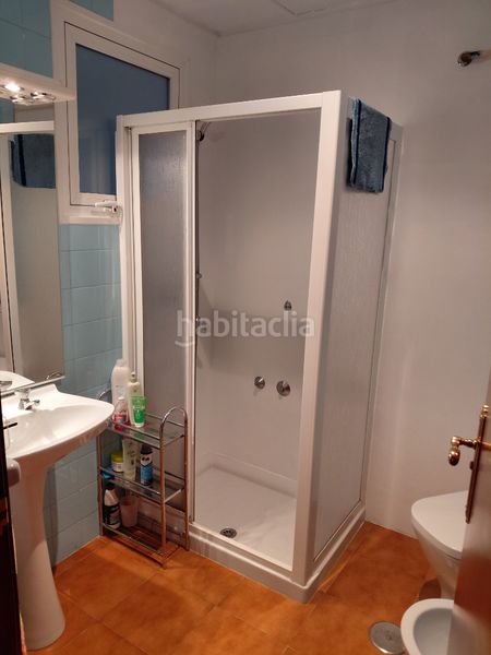 Foto ea54117e-8f71-4094-912d-93359b975465. Edifici a Grove (O)