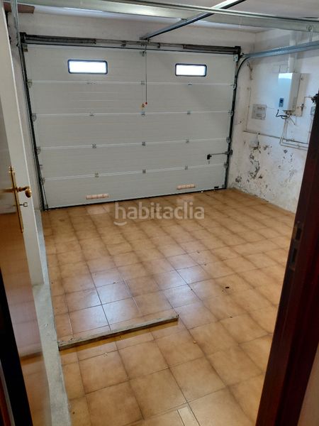 Foto efe9f7f8-42dd-411f-b555-ebf441bb9187. Edifici a Grove (O)