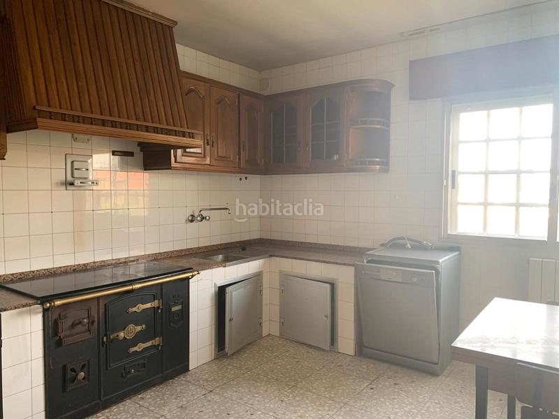 Foto 33775d76-902f-4582-895f-aa2f3a5e1bf4. Casa con camino riscaldamento parcheggio in Meaño