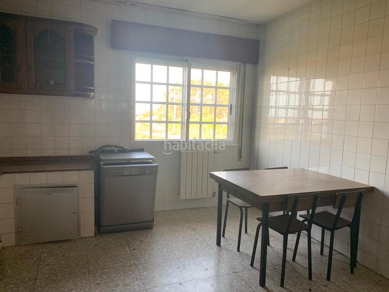 Foto 5f43eb94-438d-47c1-9d84-e135842aa3ae. Casa con camino riscaldamento parcheggio in Meaño