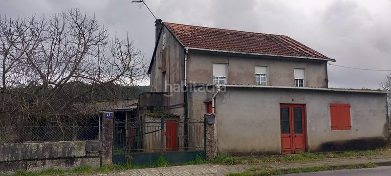 Foto 3ee8fd2d-558e-4a29-a1da-d5b7a2754d40. Casa en rua outeiro 2 se vende casa muy bien situada en Portas