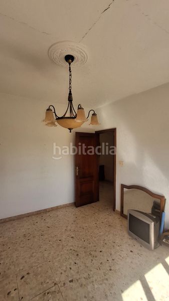 Foto a5e3d1fa-1e01-4d09-a710-6a86194270a8. Xalet amb xemeneia aparcament a Oleiros Ribeira