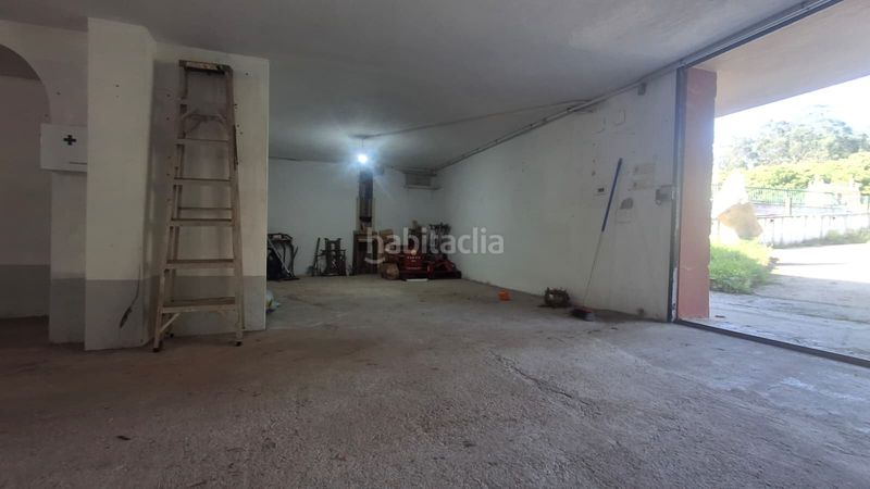 Foto bd91607c-7583-4204-bd99-b7444d04eabc. Xalet amb xemeneia aparcament a Oleiros Ribeira