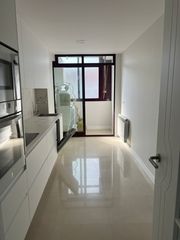 Appartamento  Avenida covelo. Piso totalmente reformado con 2 plazas de garaje