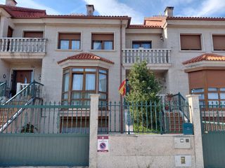 Chalet  Rúa ría de ares. Chalet adosado en venta en carril ria de ares
