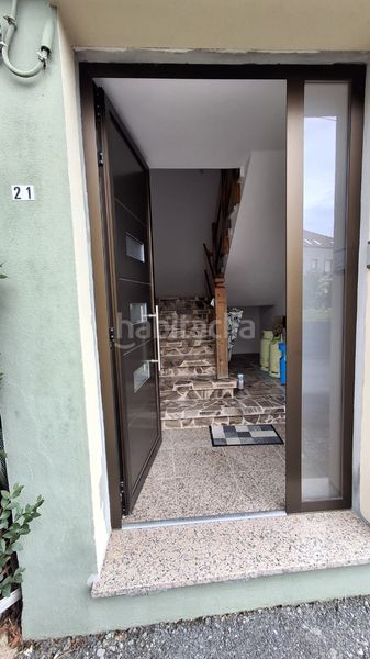 Foto 042e6d8f-7906-4740-bf92-4a1d86f0044a. Edifici a urbanización escarabote 154 a Boiro