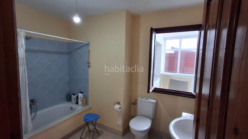 Foto 9826253e-4b2f-4a88-9758-c007f96f632a. Edifici a urbanización escarabote 154 a Boiro