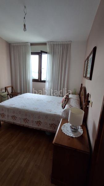 Foto bc4bc472-a8cb-4cf4-bf06-88dfc6170c52. Edifici a urbanización escarabote 154 a Boiro