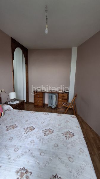 Foto f0099114-f554-4705-94c5-08100a86f6dc. Edifici a urbanización escarabote 154 a Boiro