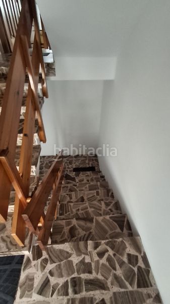 Foto f1c56e4f-5f4d-4002-9836-76bee521d8b9. Edifici a urbanización escarabote 154 a Boiro