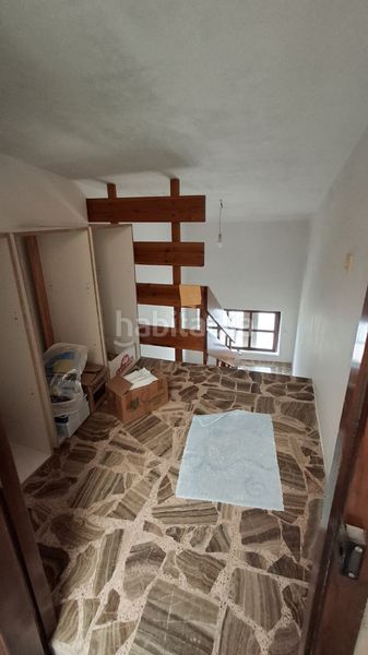 Foto f705d4c1-45c4-4c00-8152-daa4f0f51a4d. Edifici a urbanización escarabote 154 a Boiro
