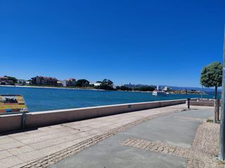 Casale  Paseo de lordelo. Casa de piedra reformada en primera línea de mar en o grove