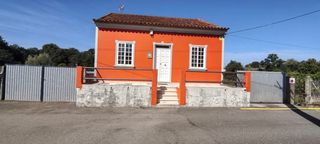 Masia  Travesía da bouza de cea. Casa de tres plantas con garaje en cea