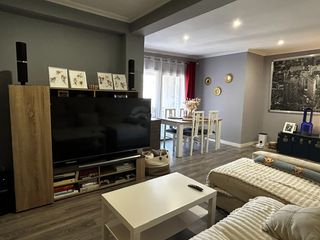 Etagenwohnung  Rúa castelao. Piso céntrico  y reformado en vilagarcía de arousa