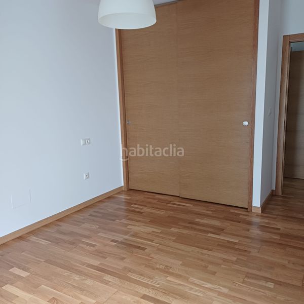 Foto f3deeb96-ae33-4e89-b91f-1cf98c147e2e. Pis amb calefacció aparcament a Vilagarcía Vilagarcía de Arousa