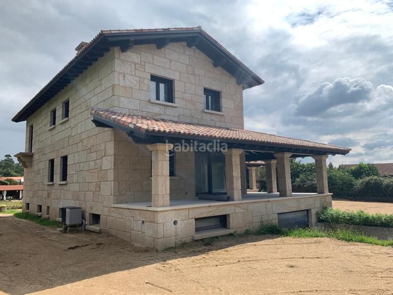 Foto 109b0800-3b16-4396-9c9d-0d22696d2e7c. Chalet in ep-9701 2 in Vilanova de Arousa