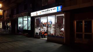 Location Local commercial  Praza ravella. Local en el centro