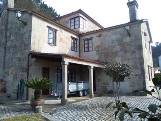 Masia a Caldas de Reis. Se vende magnifica casa de piedra antigua de recien contrucción