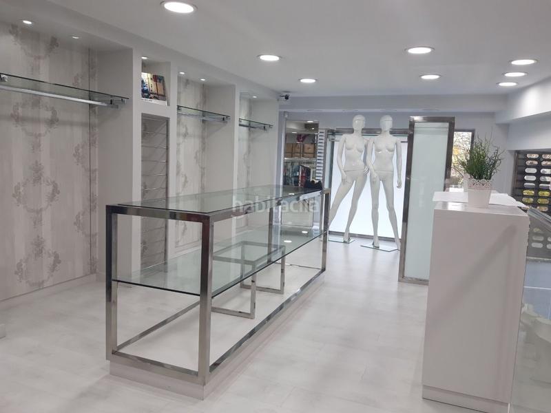 Foto 20bdb96d-3777-4129-98e5-88d7a265a7fd. Lloguer local comercial a Cambados