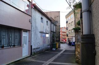 Maison à Rúa do cruceiro 5. Venta de casa de piedra para restaurar en  el centro de boiro