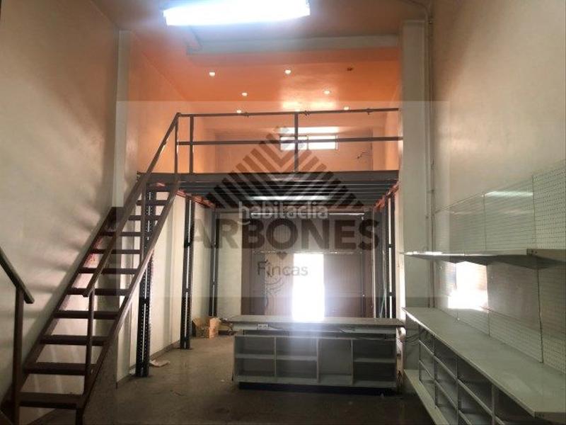 Foto 77e5b6aa-bac7-4f1f-843b-1681a34746b2. Rent business premise in O Castro Vigo