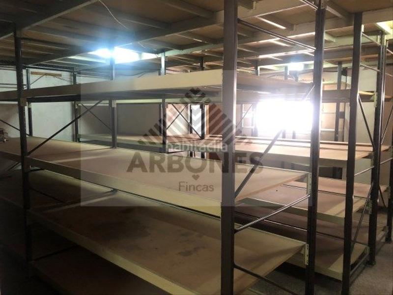 Foto d8d9a794-3d31-4bb7-b29a-d2ca160ae84c. Rent business premise in O Castro Vigo