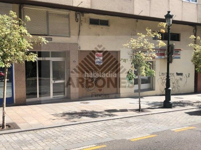 Foto 23bd6f2e-94d6-45f5-aaf3-ab518ebc0d8d. Alquiler local comercial en O Castro Vigo