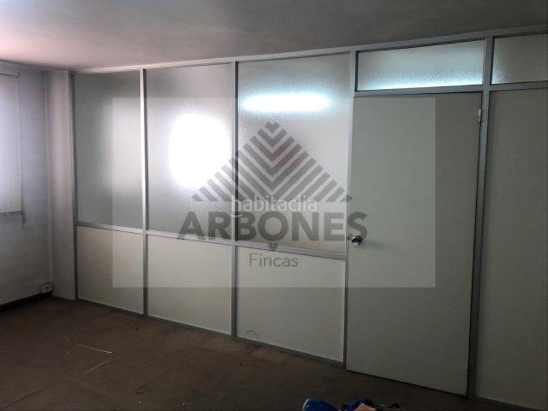 Foto 9ff5999d-a6e8-4833-8da0-eb239840db00. Location local commercial dans O Castro Vigo