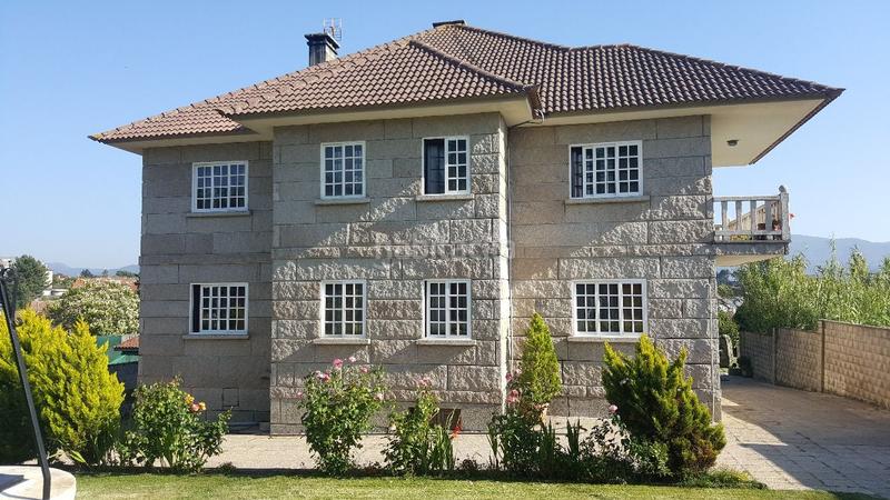 Foto b67d9c43-7c9c-4bdf-b4a1-03a6c281b36e. Chalet with heating parking pool in Panxón Nigrán