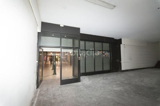 Foto 1c6e8cac-8e24-446d-bd0f-ea562c6b25ed. Local commercial dans avenida gran via 116 dans O Castro Vigo