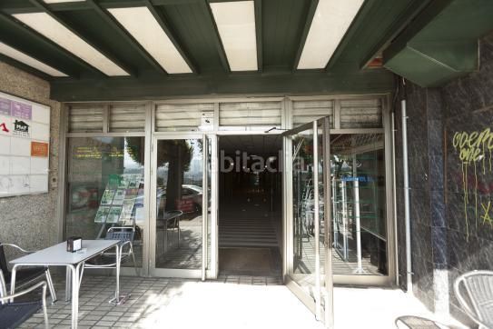 Foto 5853d3fc-3c37-4520-b800-ae9c325e6d9d. Local commercial dans avenida gran via 116 dans O Castro Vigo