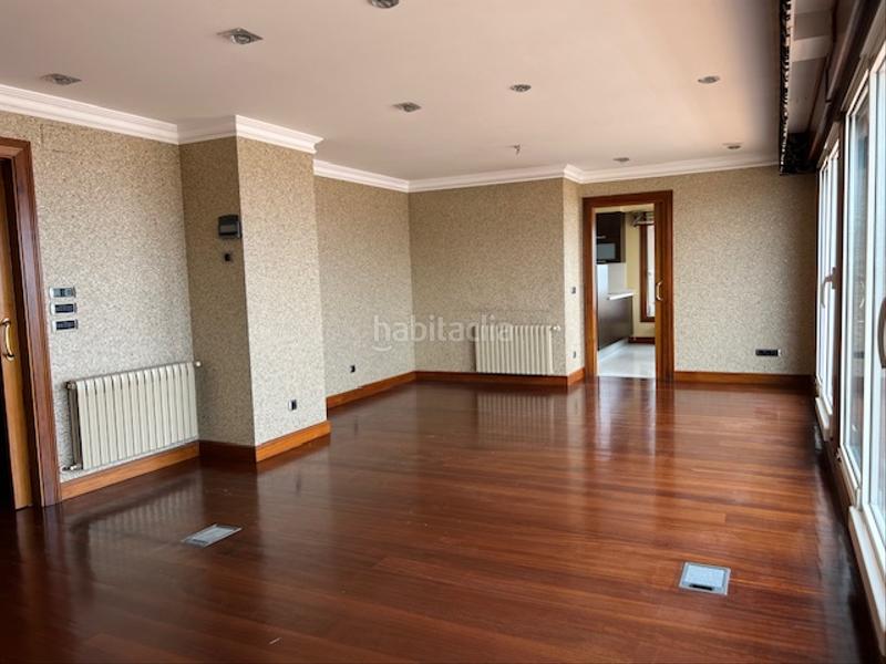 Foto bf08c745-01f8-4c72-926e-6f6b2ee35445. Location appartement dans praza francisco fernández del riego s/n dans Vigo