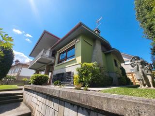 Chalet  Ra de ramn y cajal. Chalet en el castro