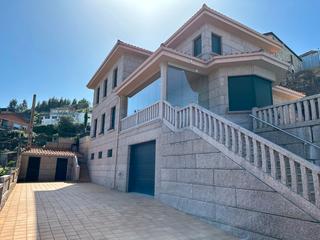 Xalet  Camiño longra 9