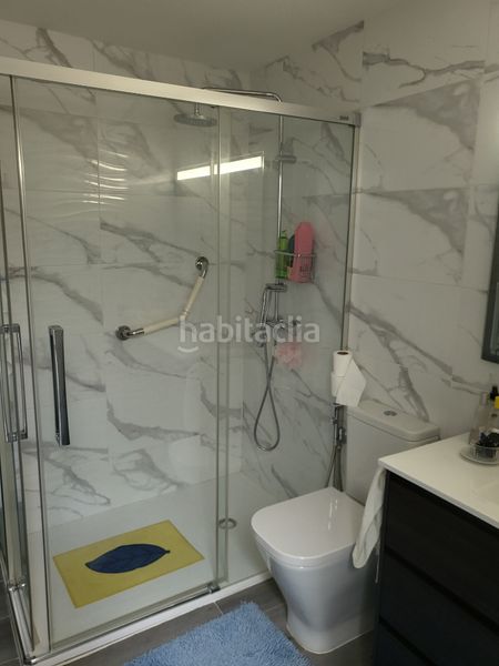 Foto f074e635-1aef-4e66-842e-e2c528a9ad90. Casa amb xemeneia calefacció a Alcabre Vigo