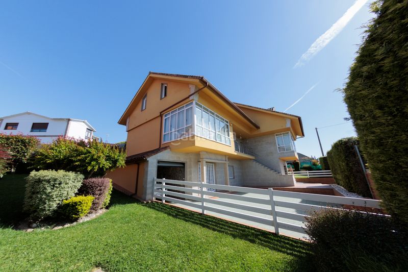 Foto 9597ffd0-3f7d-4ba8-8ad2-d40077e9a289. Chalet en Coruxo - Oia - Saiáns Vigo