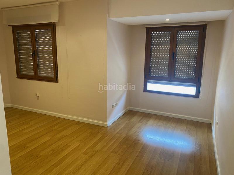 Foto 2599ecd5-e420-42ba-843f-2250e2ed5dfc. Piso en joaquin alonso bonet 2 piso en Centro Gijón