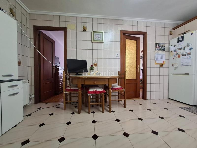 Foto dccd71ce-7eb5-483f-bb82-1c82a3520154. Etagenwohnung mit heizung in La Arena Gijón