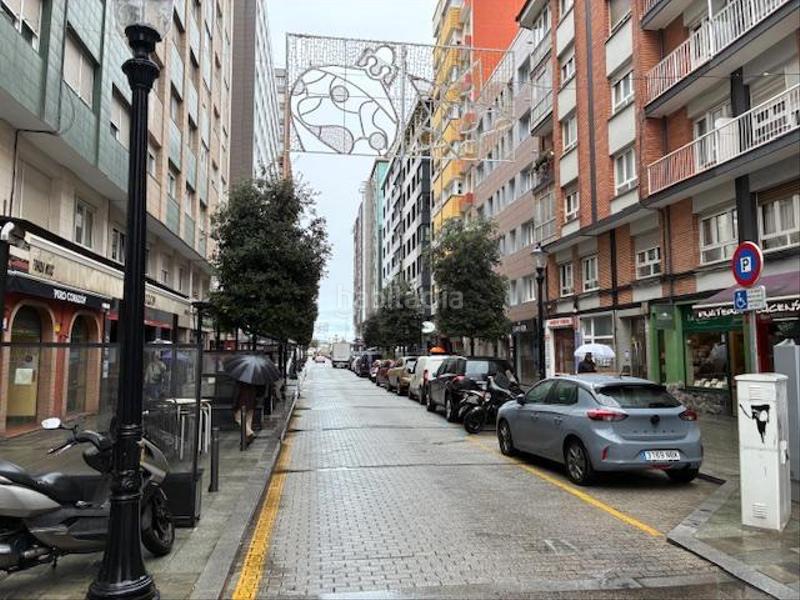 Foto 6471fcff-b509-4dc6-94cb-1c8eb174fc53. Location local commercial dans aguado 36 dans La Arena Gijón