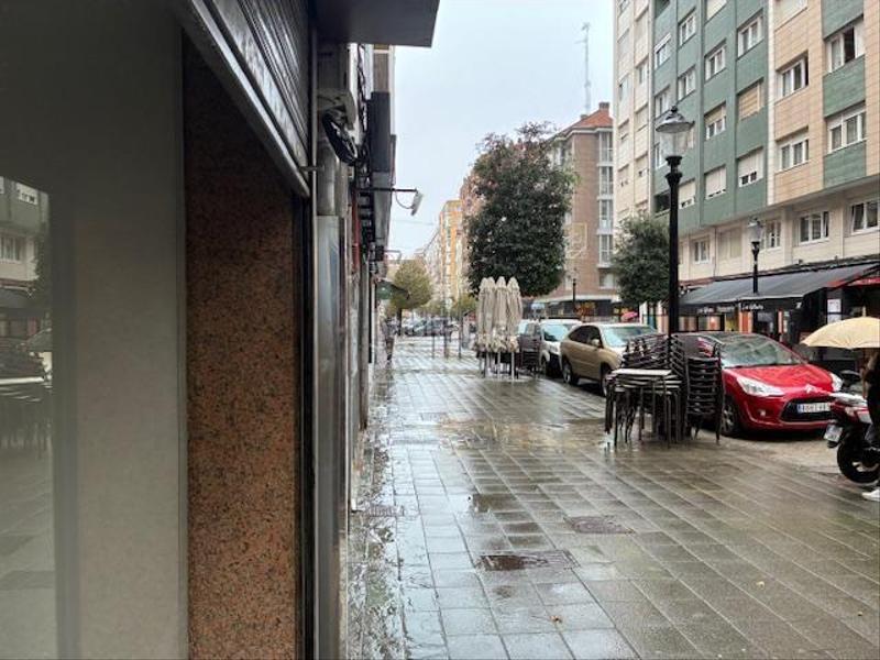 Foto d55aa188-88f9-4f2f-b9b6-374dabb7edf0. Rent business premise in aguado 36 in La Arena Gijón