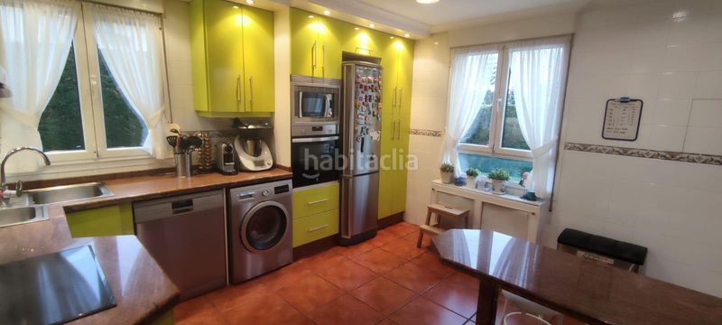 Foto e11eced6-be17-408b-aa4b-268f9b76b8e8. Chalet in de los jazmines 368 in Somió Gijón