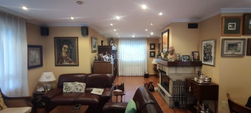 Foto f7307794-d54f-4bb0-8b49-5c59a8e35a70. Chalet in de los jazmines 368 in Somió Gijón