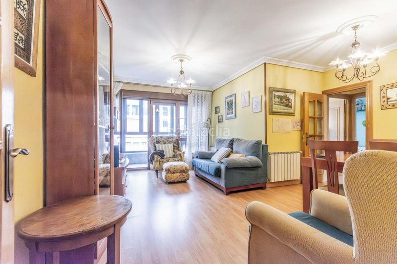 Foto c3bcd65f-d97a-434e-b5c5-973f9d670201. Pis amb calefacció a Centro Gijón