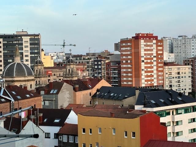 Foto fbe32676-8ab7-43ca-aa82-74dfb86632cc. Pis a Centro Gijón