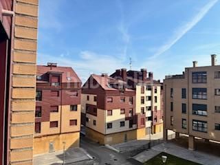Foto 97376aef-d497-43f8-a5ea-d61abbdbe0fd. Piso  en Roces Gijón