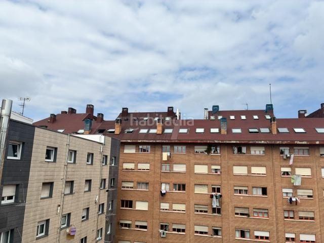 Foto cf3fe849-aa1d-41bf-869f-035ceaba124a. Pis amb calefacció a La Arena Gijón