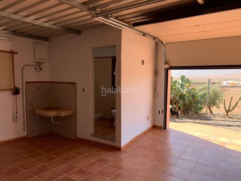 Foto f78b6582-6787-4de4-9a3b-af51729e47d6. Casa amb aparcament a Tefía - Tetir Puerto del Rosario
