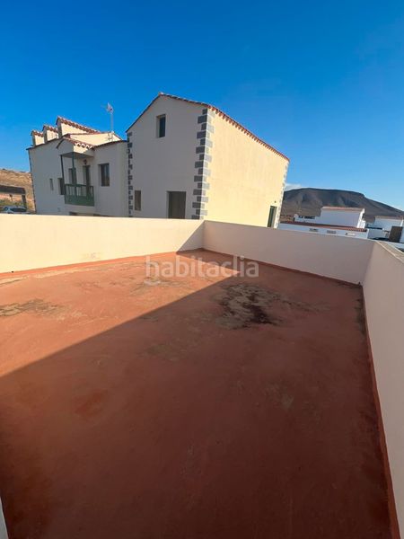 Foto c8bf582c-68b8-4da7-af13-c52d0804b638. Edificio in Triquivijate Antigua